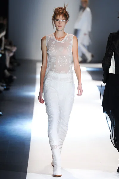 Look 18